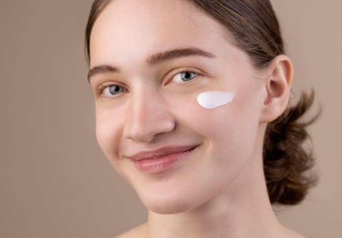 Kulit Glowing Tanpa Risiko, Begini Cara Pilih Krim Tone Up yang Tepat