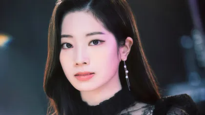 Dahyun TWICE Hiatus Akibat Patah Tulang Pergelangan Kaki, Fokus Pemulihan di Tengah Tur Dunia 2026