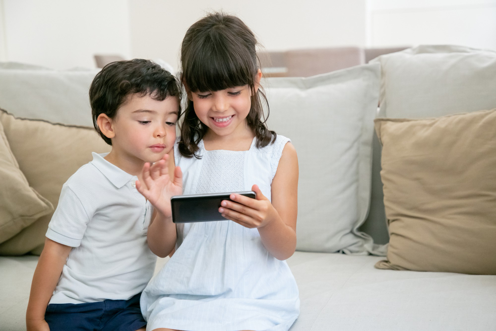 Pentingnya Membatasi Screen Time Anak: Dari Deep Focus hingga Perlindungan Siber