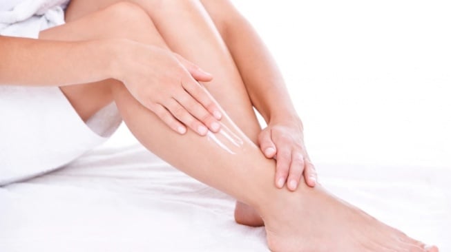 Kulit Jadi “Strawberry” Setelah Waxing? Jangan Panik, Ini Cara Ampuh Mengatasinya!