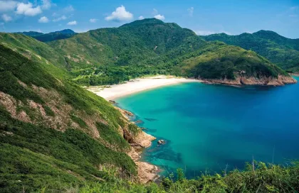 12 Cara Menikmati Hong Kong: Dari Tebing, Pantai, hingga Kuliner Lokal