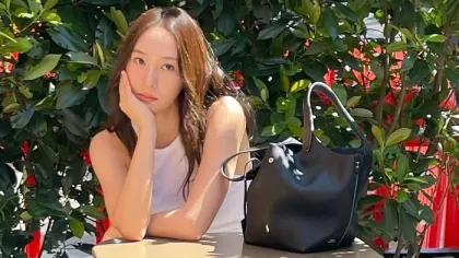 Coba Gaya Summer Simpel ala Krystal Jung, Rahasia Tampil Fresh di Cuaca Panas