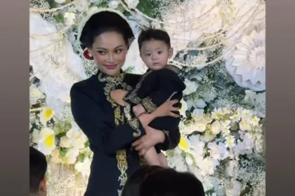 Gelar Tedhak Siten di Hari Jumat Agung, Erika Carlina Ungkap Alasan Pentingnya Ikuti Hitungan Weton Jawa