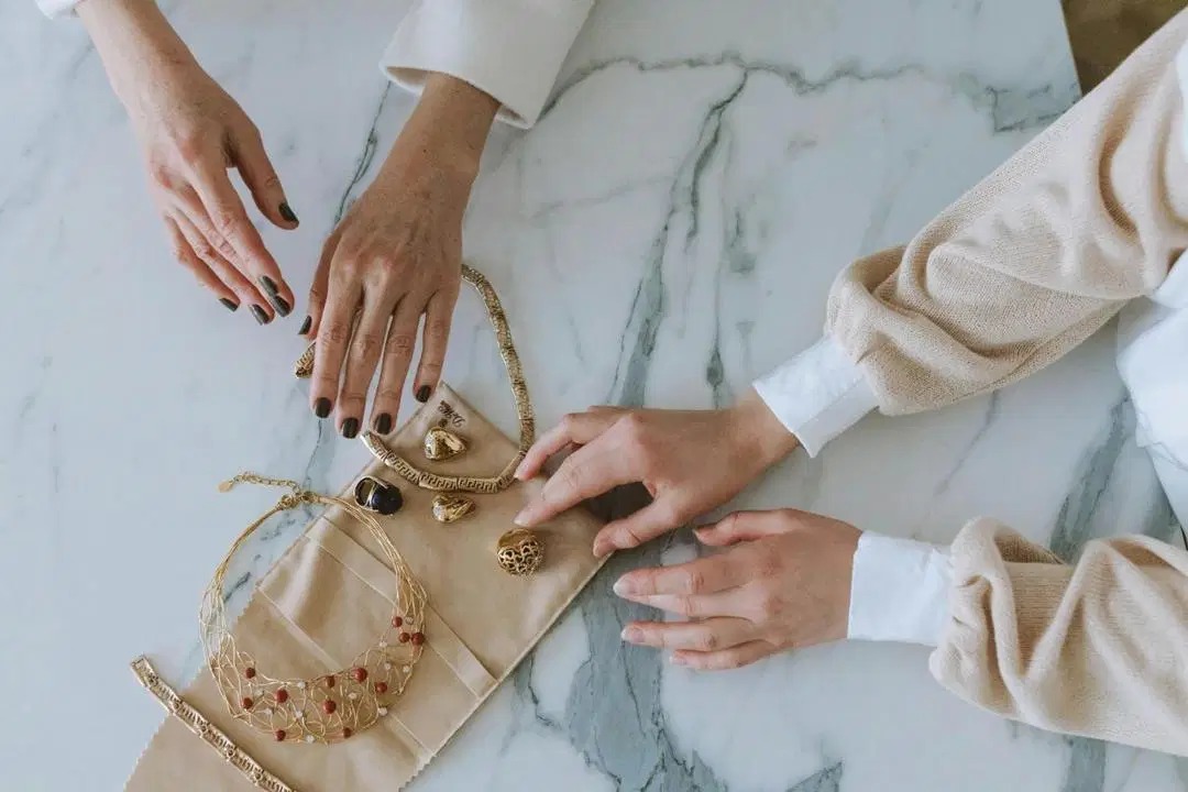Jual Emas Tanpa Surat? Ini 5 Cara Cerdas Biar Nggak Boncos dan Tetap Untung