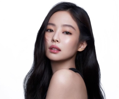 Jennie Cetak Sejarah! “like JENNIE” Tembus 800 Juta Streaming di Spotify