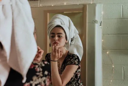 Psikologi Ungkap Alasan Wanita Dandan Bukan Demi Pria, Jangan Kepedean!