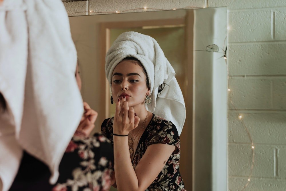 10 Sifat Zodiak Taurus Wanita yang Perlu Diketahui, Jujur hingga Keras Kepala