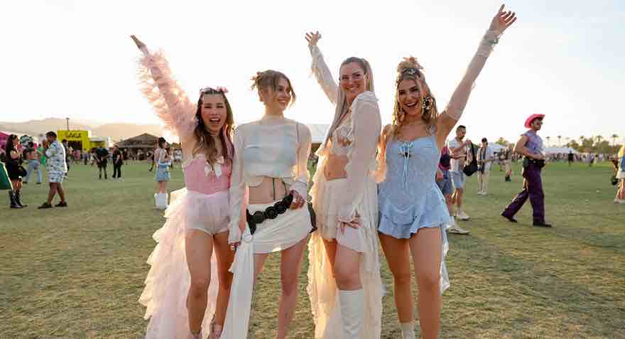 Bukan Cuma Panggung! Gaya Nyentrik Penonton Coachella 2026 Ini Malah Lebih Heboh dari Artisnya