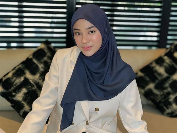 VCS Viral! Clara Shinta Gugat Cerai Alexander Assad, Air Mata Pecah di Depan Publik