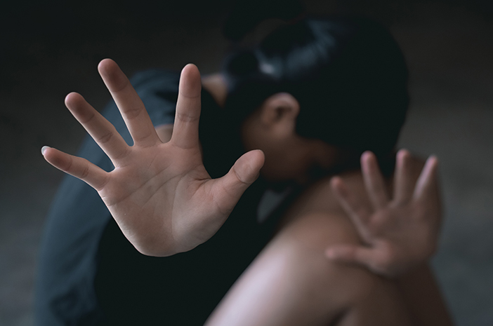 Sering Dianggap Bercanda, 8 Candaan Ini Bisa Masuk Kategori Pelecehan Seksual!