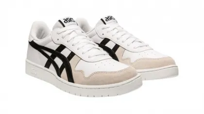 Deretan Tren Sepatu 2026, dari Sneakers Chunky hingga Wedges