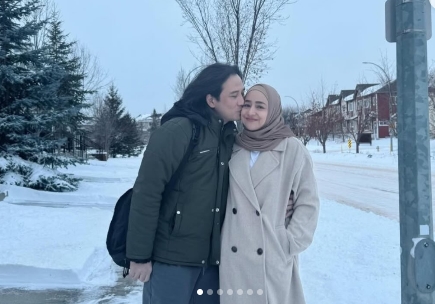 27 Tahun Nikah, Wajah Tak Menua Tengku Firmansyah dan Cindy Fatikasari Bikin Iri!
