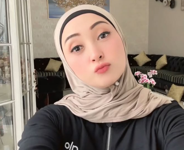 Pengakuan Mengejutkan Della Puspita: 8 Tahun Sembunyikan Perceraian, Bertahan Serumah Demi Anak