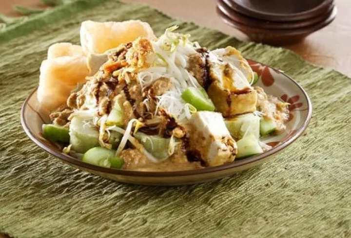 10 Ketoprak Legendaris di Jakarta yang Wajib Dicoba, Nomor 7 Selalu Antre Panjang!