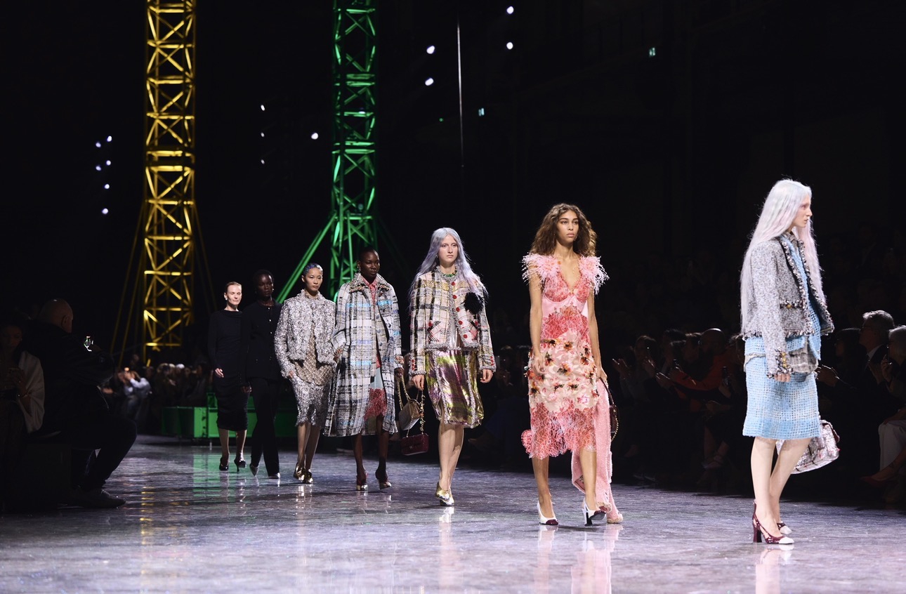Chanel Fall Winter 2026/2027: Visi Modern Matthieu Blazy Ubah Warisan Klasik Jadi Simbol Kebebasan Baru