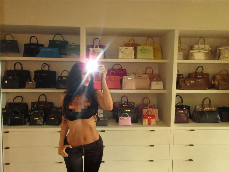Koleksi Hermes Kylie Jenner Tembus Miliaran, Lihat Deretan Tas Mewahnya!