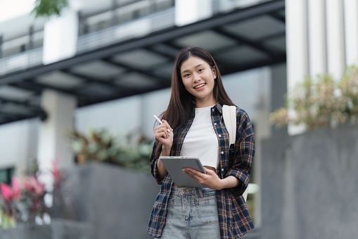 7 Jurusan Kuliah yang Bikin Perempuan Bisa Sukses dan Bergaji Tinggi, Wajib Tahu!