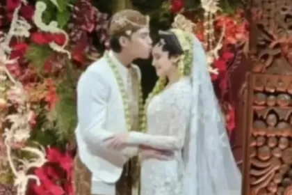 Mahar Fantastis dan Souvenir Emas Pernikahan El Rumi dan Syifa Hadju Bikin Heboh, Detailnya Bikin Melongo!