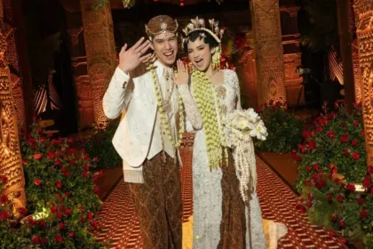 Kental Nuansa Jawa, Intip 5 Fakta Pernikahan El Rumi dan Syifa Hadju yang Mewah di Raffles Hotel