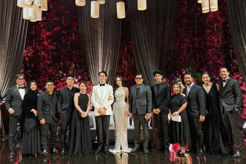 Bertabur Bintang! 11 Potret Tamu Artis di Resepsi El Rumi & Syifa Hadju, Raffi-Nagita hingga Lyodra Ikut Meriahkan
