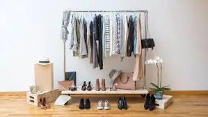 10 Fashion Item Timeless untuk Capsule Wardrobe, Selalu Stylish di Segala Tren