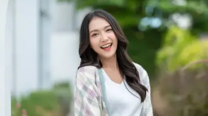 Bukan Soal Cantik! 11 Sifat Wanita Ini Terbukti Bikin Siapa Pun Jatuh Hati Menurut Psikologi