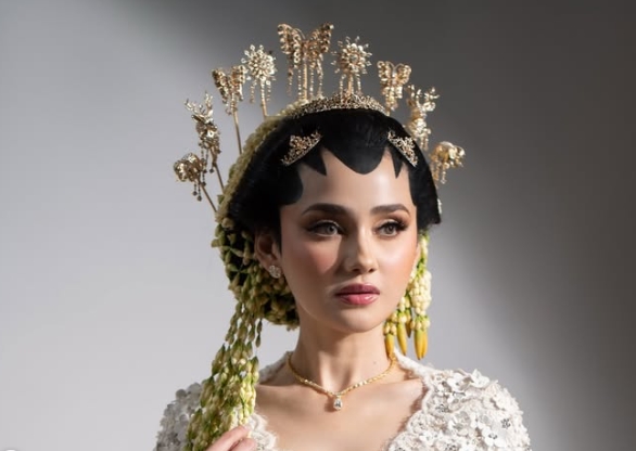 Gak Bisa Move On, Syifa Hadju Kagumi Penampilannya Sendiri Saat Akad Nikah