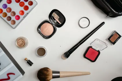 12 Makeup Terbaru Rilis April 2026: Dari Lipstik Tahan 20 Jam hingga Concealer Jerawat