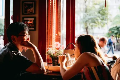 5 Tipe Hubungan yang Bisa Bikin Sakit Hati, Dari FWB sampai Cinta karena Keadaan