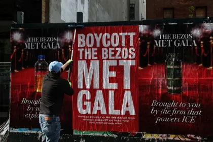 Met Gala 2026 Diserbu Kontroversi: Dana Jeff Bezos Picu Amarah, Seruan Boikot Meledak di Jalanan New York!