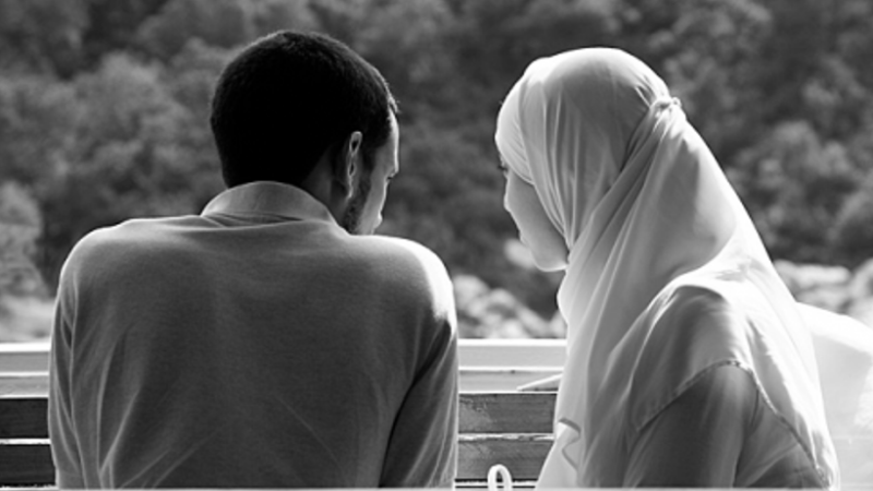 Ternyata Begini Hukum Pakai Nama Suami di Belakang Nama Istri dalam Islam, Banyak yang Masih Salah Paham!