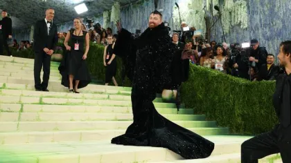 5 Penampilan Paling Unik Met Gala 2026: Lisa BLACKPINK hingga Sam Smith Jadi Perbincangan