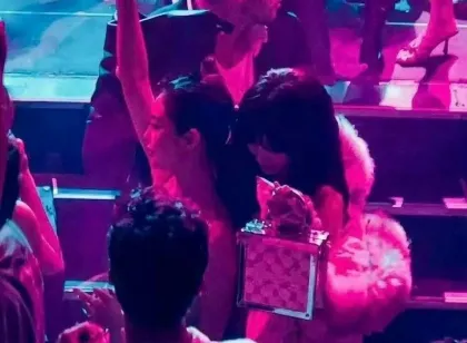 Lisa BLACKPINK dan Ningning Aespa Terciduk Joget di Klub Paling Kontroversial!