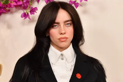 Curhat Billie Eilish Soal Sindrom Tourette: Lelah Harus Pura-Pura Normal di Depan Kamera