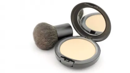 4 Bedak Translucent Mulai Rp30 Ribuan yang Bikin Makeup Flawless Tanpa Abu-Abu
