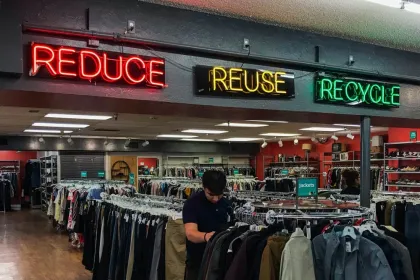 9 Tips Belanja Baju Thrift Biar Nggak Zonk dan Tetap Stylish