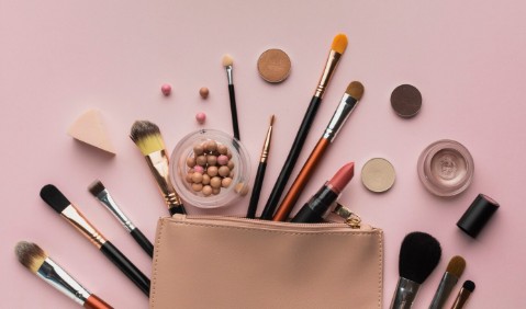 Ladies Wajib Tahu! Ini Cara Aman Menyimpan Makeup agar Tetap Awet dan Higienis
