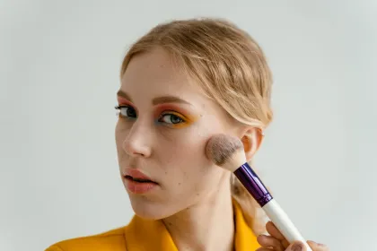 Makeup Tiba-tiba Kusam dan Menggelap? Ini 4 Tips Mengatasi Foundation Oksidasi