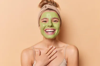 5 Cara Membuat Masker Alami untuk Wajah Glowing, Aman dan Mudah di Rumah!