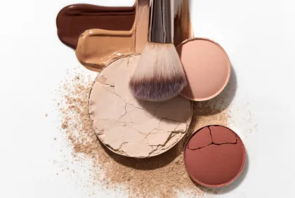 Makeup Sering Cakey? Coba Urutan Skincare dan Makeup Ini untuk Hasil Maksimal
