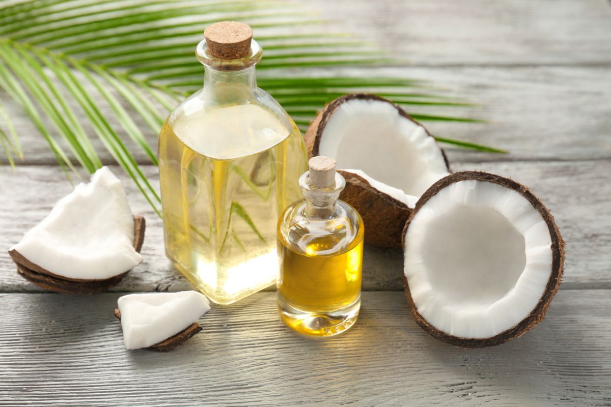 5 Manfaat Minyak Kelapa untuk Rambut: Bikin Rambut Rusak Kembali Lebat, Anti Rontok!