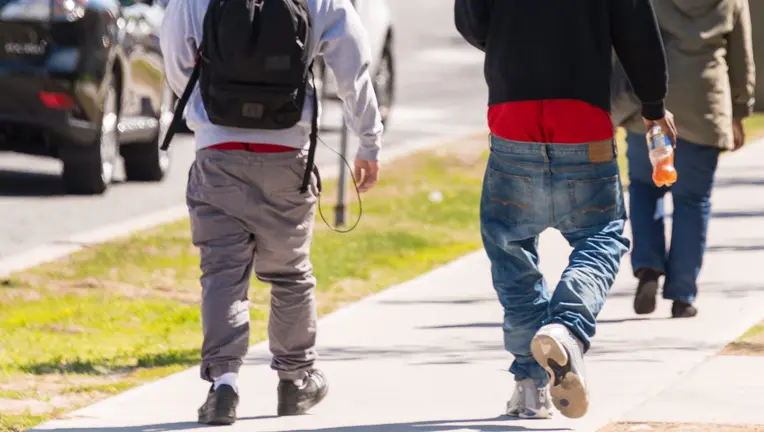 Fakta Sagging Pants: Dulu Dipakai Napi, Kini Jadi Fashion Anak Gaul