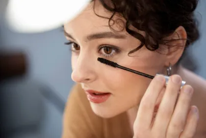 Beauty Hack Viral: Cara Mudah Bikin Maskara Kering Kembali Cair