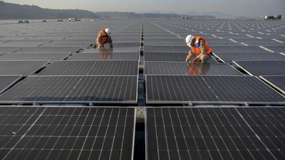 IESR Sambut Positif Pembangunan PLTS 100 Gigawatt