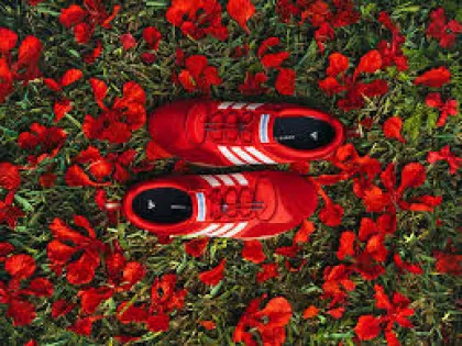 Bad Bunny x adidas Rilis Ballerina Sneakers Merah Menyala: Sensasi Provokatif Karibia, Jangan Sampai Kehabisan!