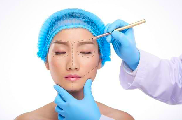 Operasi Plastik yang Paling Digandrungi Ibu-Ibu, Facelift hingga Sedot Lemak Jadi Favorit