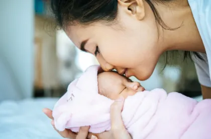 Baby Blues atau Depresi Postpartum? Ini Cara Membedakannya Sebelum Terlambat