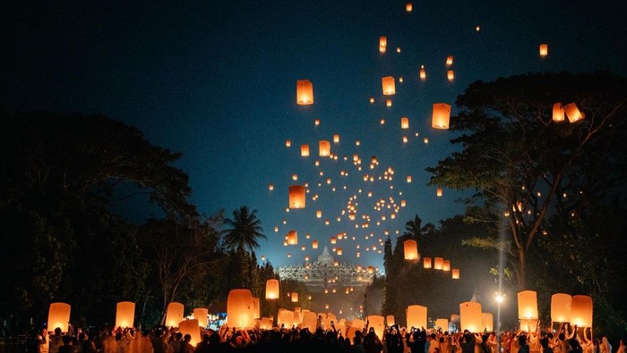 Intip 8 Tradisi Unik Perayaan Hari Raya Waisak di Berbagai Negara, Mulai dari Borobudur hingga Jepang