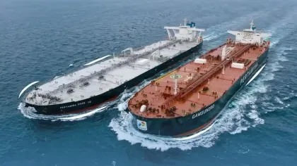 AS Kawal 70 Kapal Dagang Melintasi Selat Hormuz