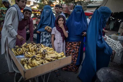 8 Negara dengan Aturan Berpakaian Paling Ketat di Dunia, Ada yang Melarang Penggunaan Celana Jeans!